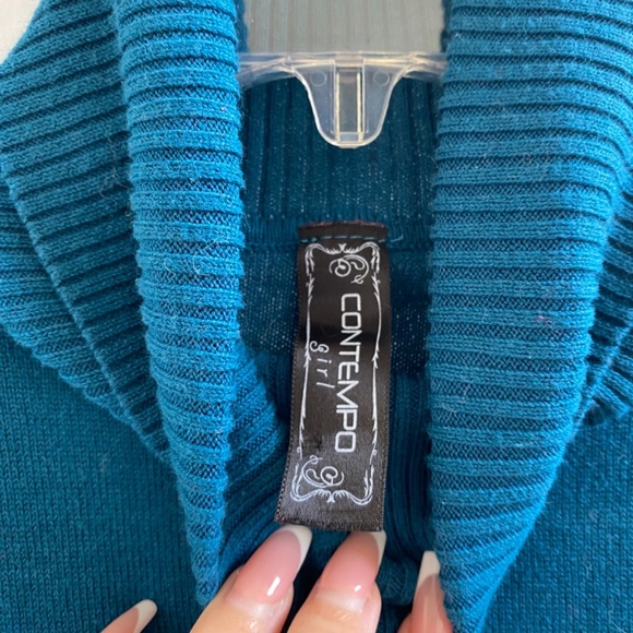 Women's/Juniors Short Sleeve Turtleneck Top - Size: Large - Picture 7 of 7